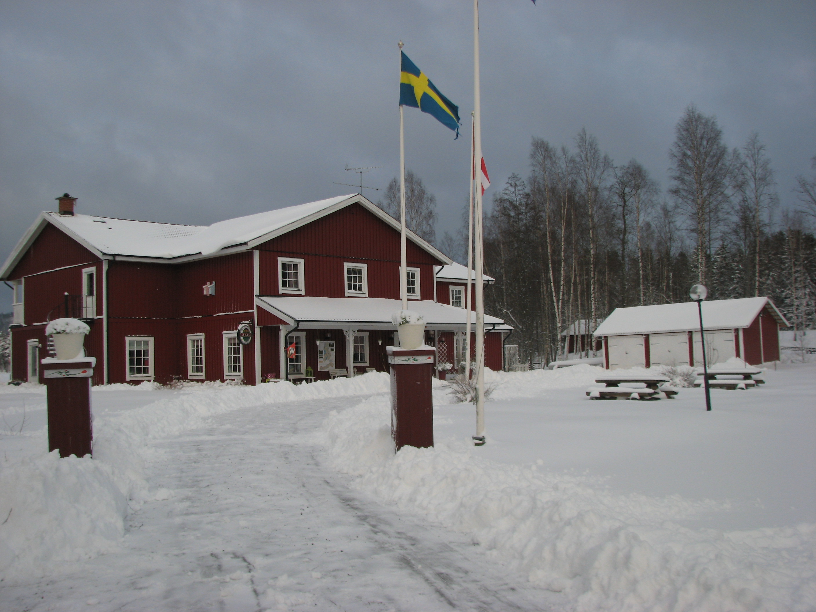 Edsleskogs Wärdshus bietet eine gemütliche Unterkunft in Schweden. Eisangler sind hier im Paradies.